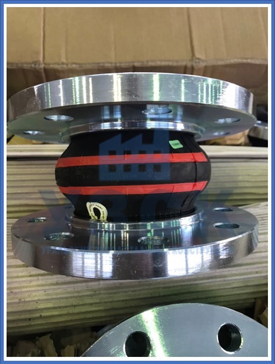 компенсатор резиновый фланцевый в Пскове